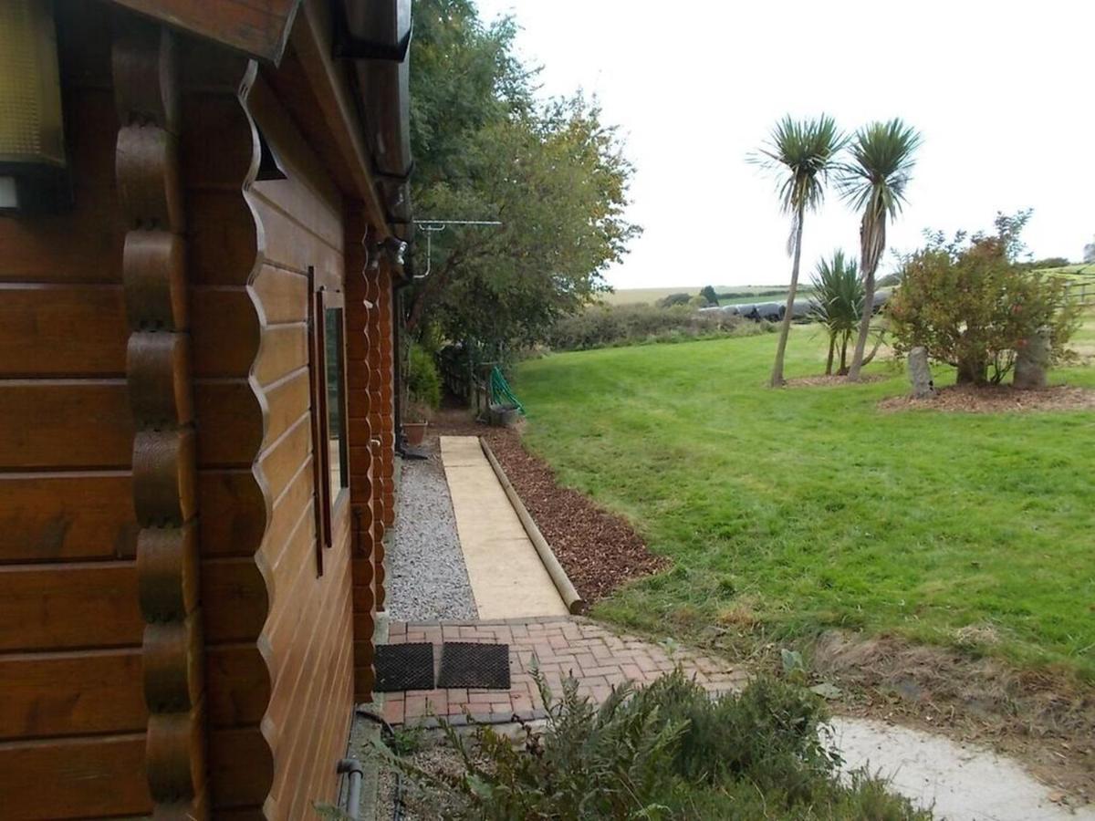 Tudor Lodge With Pool & Bbq Cabin Liskeard Dış mekan fotoğraf