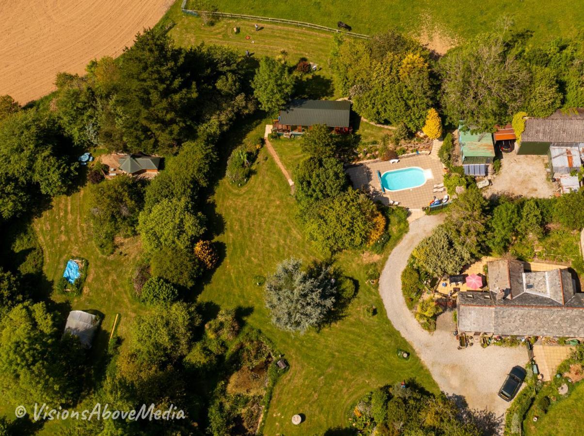 Tudor Lodge With Pool & Bbq Cabin Liskeard Dış mekan fotoğraf