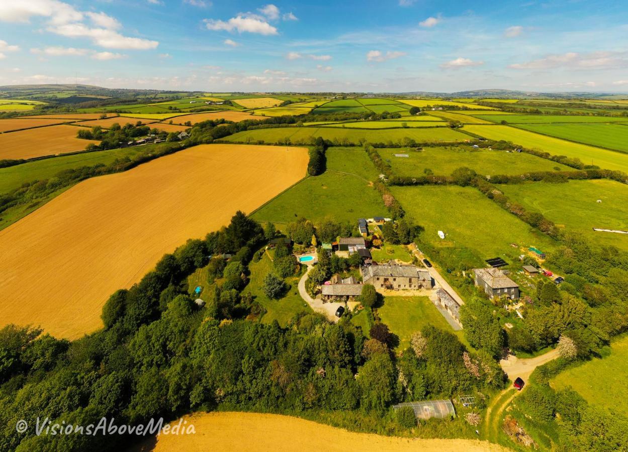 Tudor Lodge With Pool & Bbq Cabin Liskeard Dış mekan fotoğraf