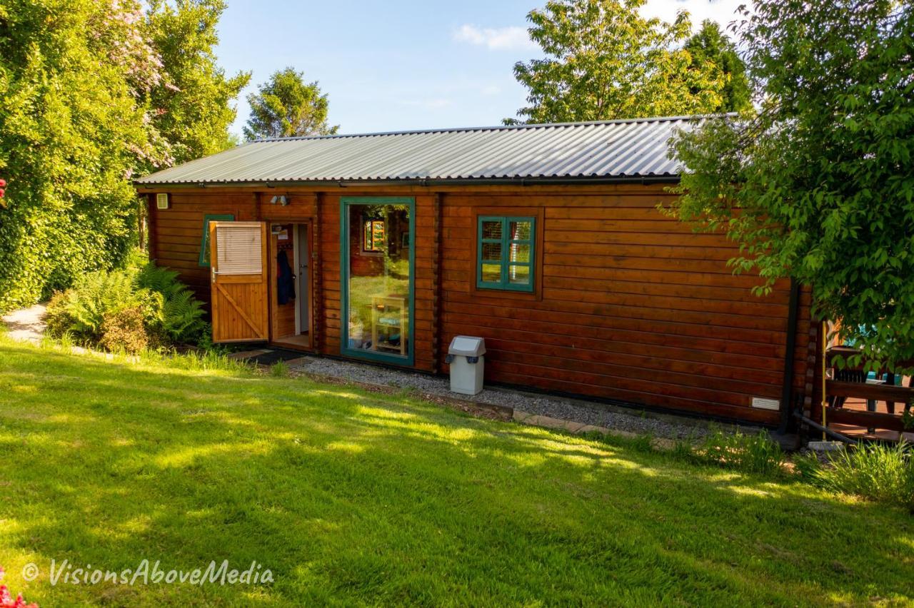 Tudor Lodge With Pool & Bbq Cabin Liskeard Dış mekan fotoğraf